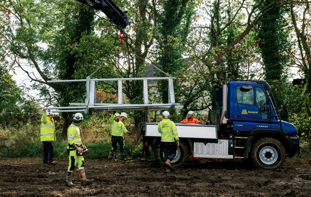 Transport of telecoms headframe